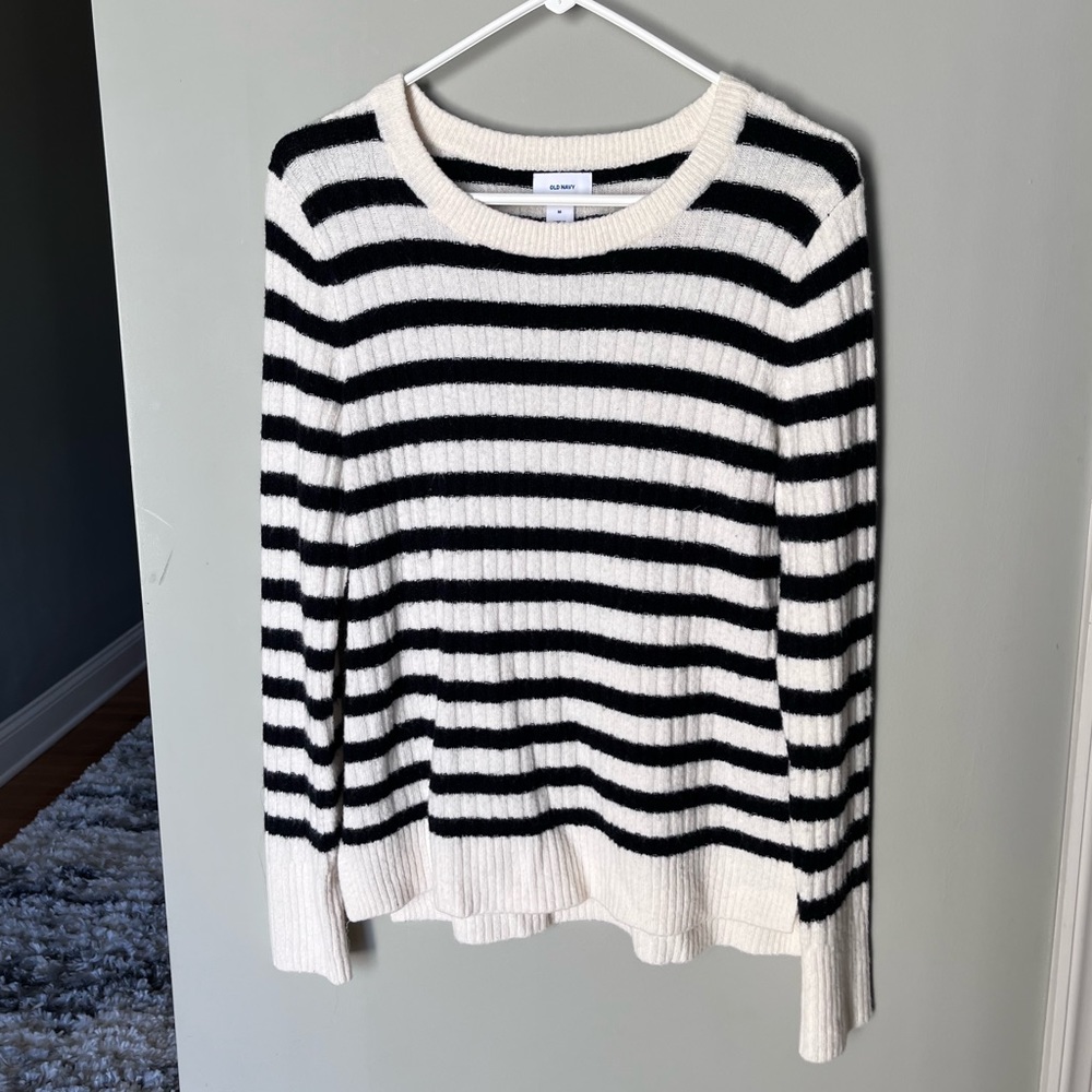 🌸Old Navy Long sleeves Sweater 🌸